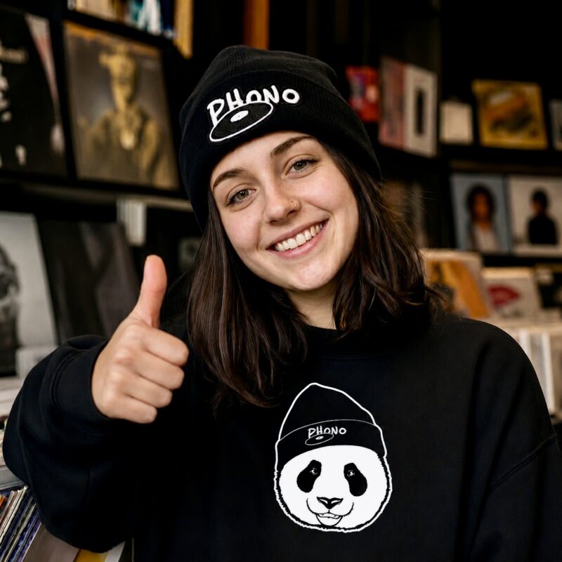 phono-ca-tuque-brodee-hoodie-panda-noir.jpg
